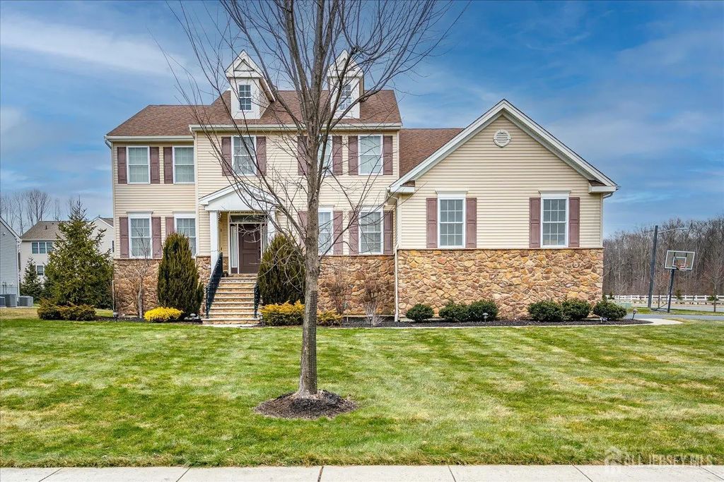 2 Eagle Court, South Brunswick