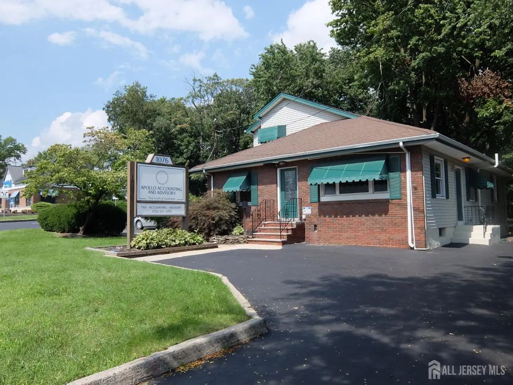 1076 State 18 Route 1, East Brunswick