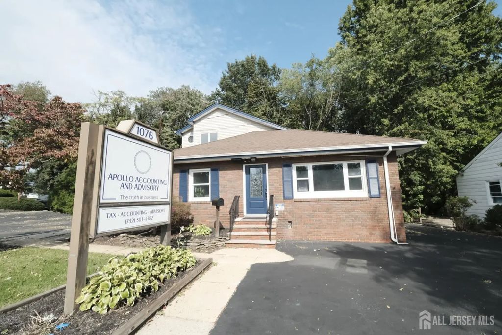 1076 State 18 Route 1, East Brunswick