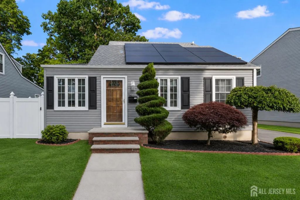 34 Chase Avenue, Avenel