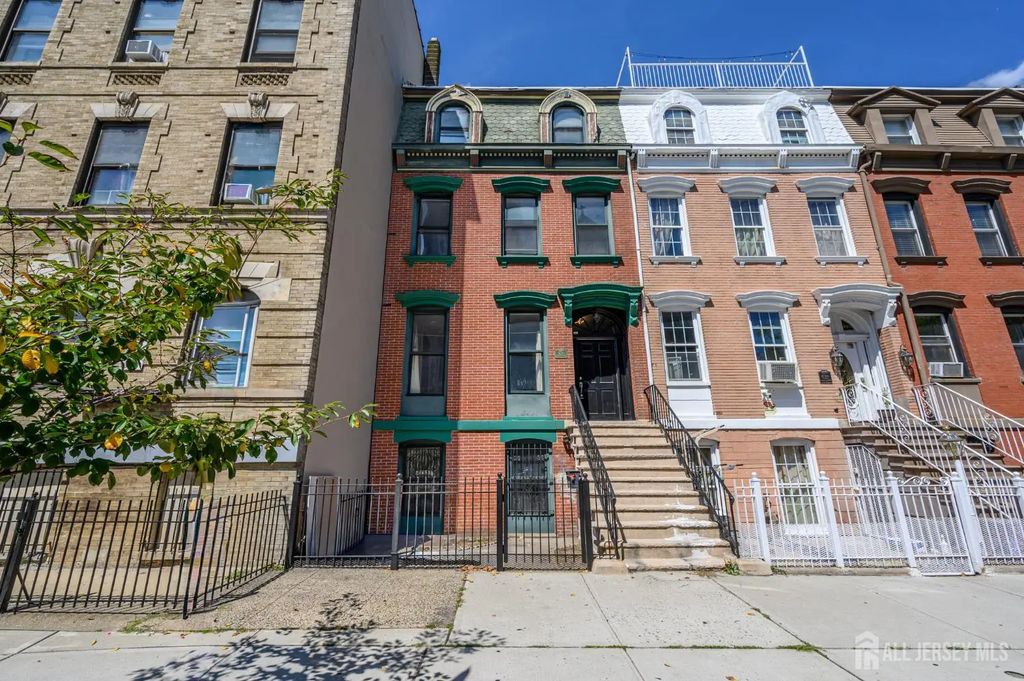 832 Grand Street, Jersey City