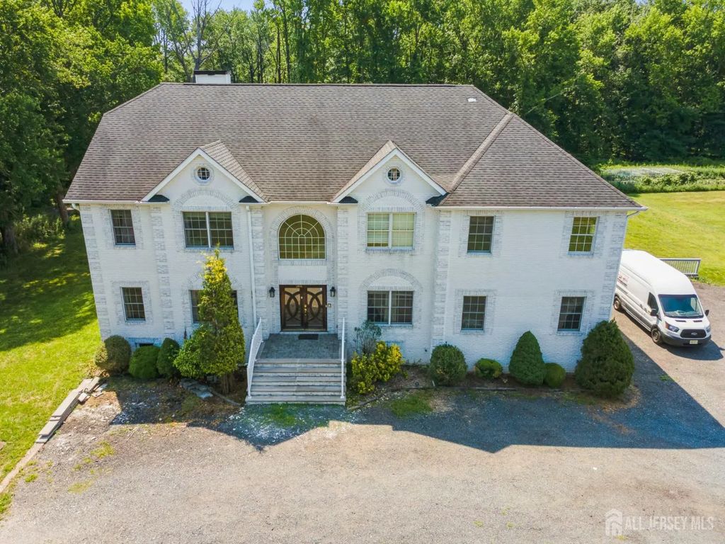 266 Fresh Ponds Road, South Brunswick