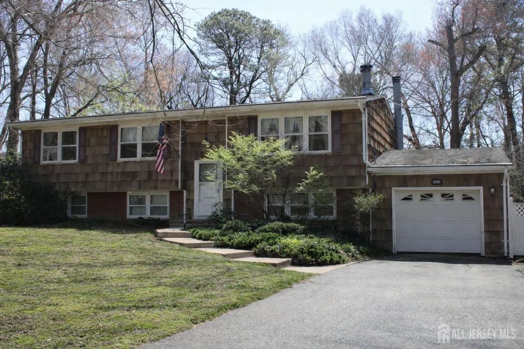 398 Pleasant Valley Road, Old Bridge