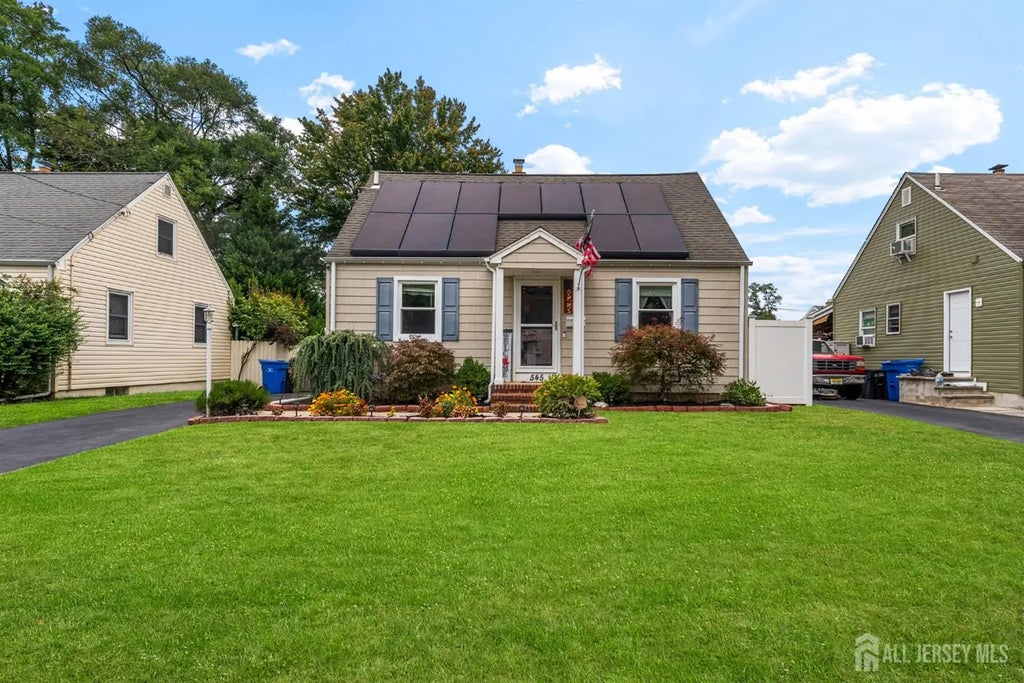 545 Howard Avenue, Middlesex