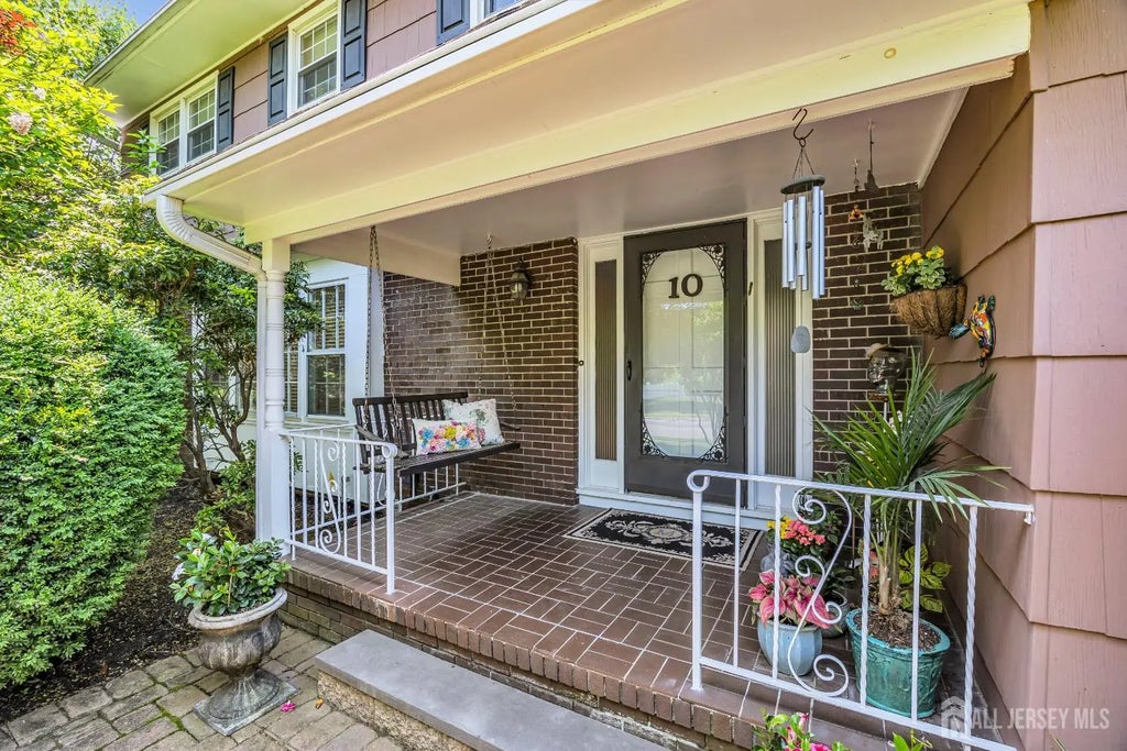 10 Margie Road, East Brunswick