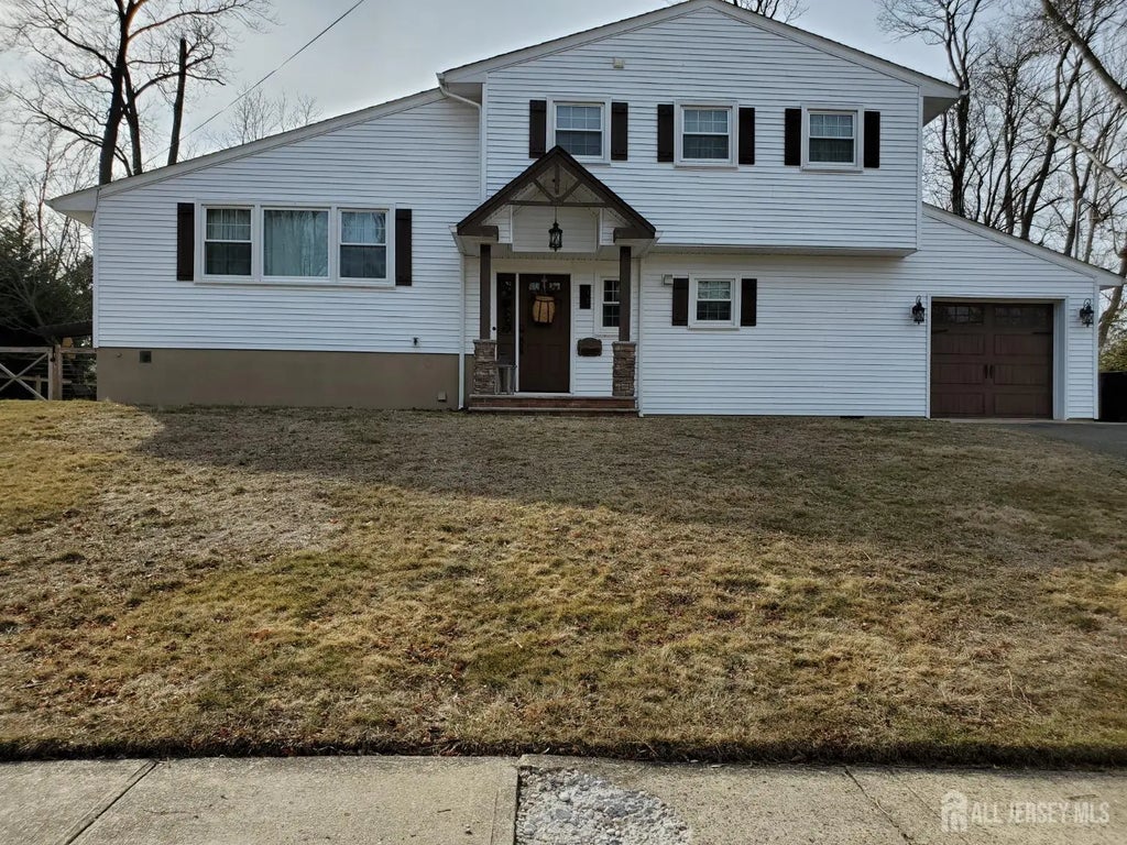 12 Watchung Road, East Brunswick