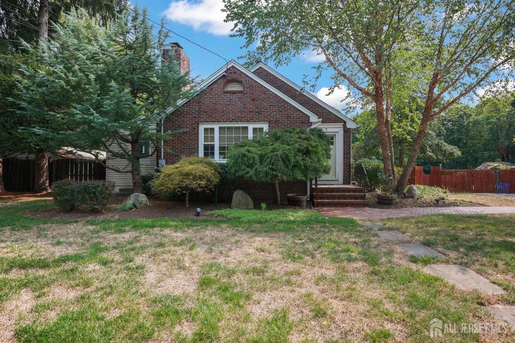 7 Lake Avenue, Helmetta