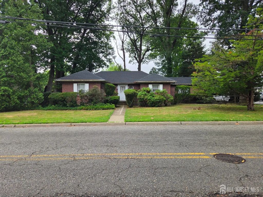 168 E Spring Valley Avenue E, Maywood