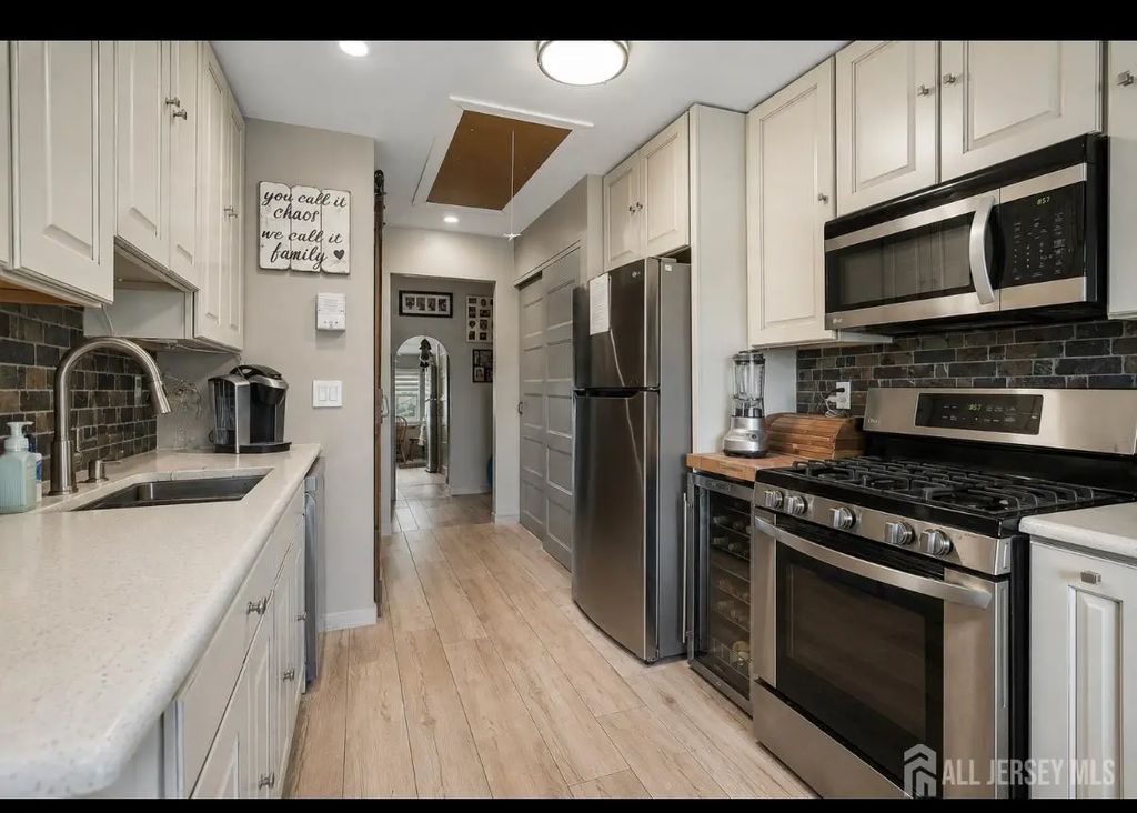 307 Sharon Court, Woodbridge Proper