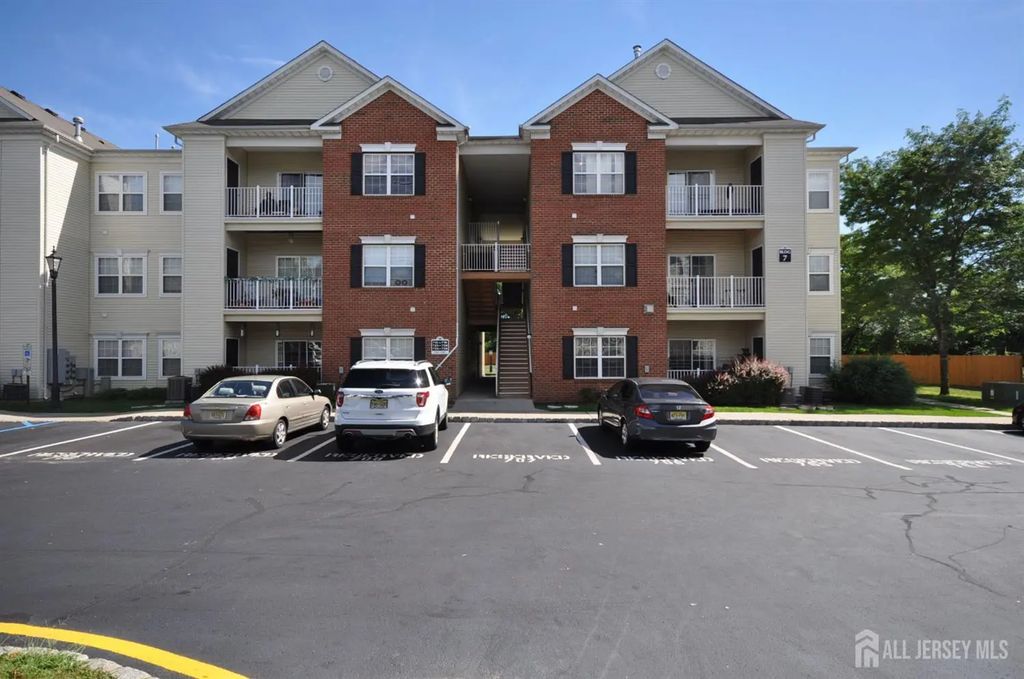 716 Lucy Court, South Plainfield