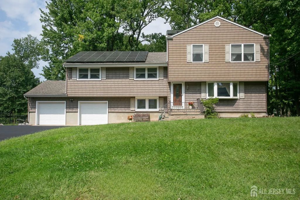 25 Huntington Road, Edison