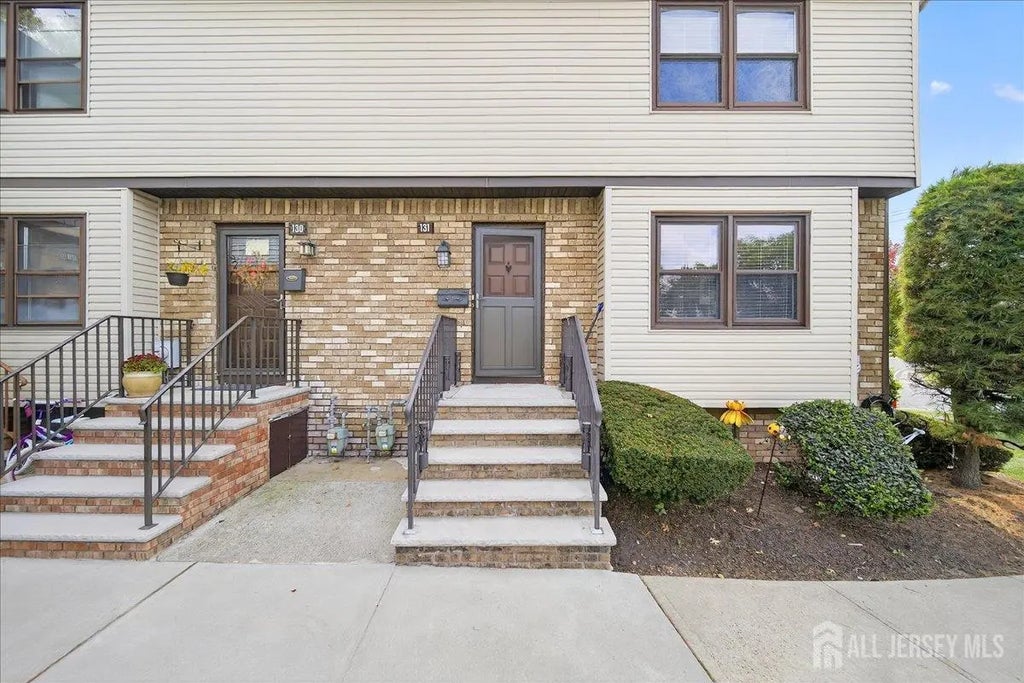 131 Highview Drive, Woodbridge Proper