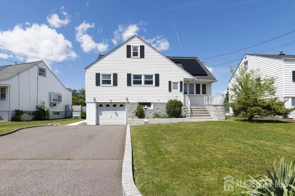 19 Jonquil Circle, Fords