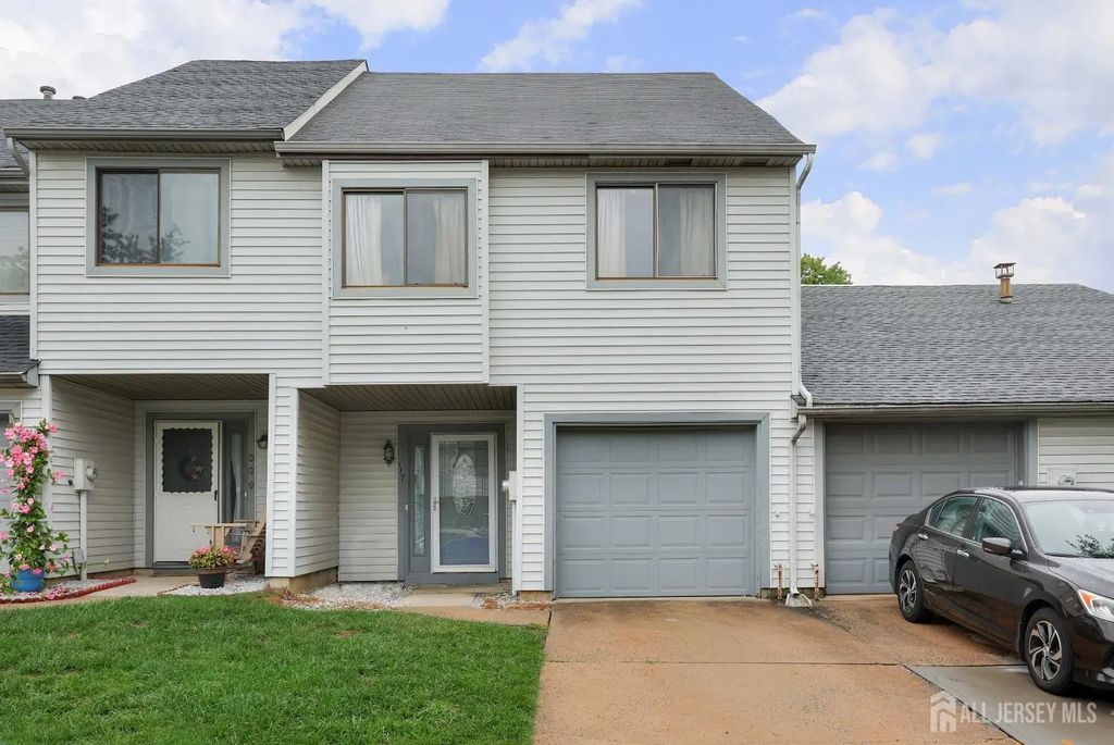 117 Lexington Circle, Matawan