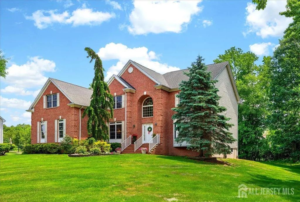 19 Legends Drive, Monroe