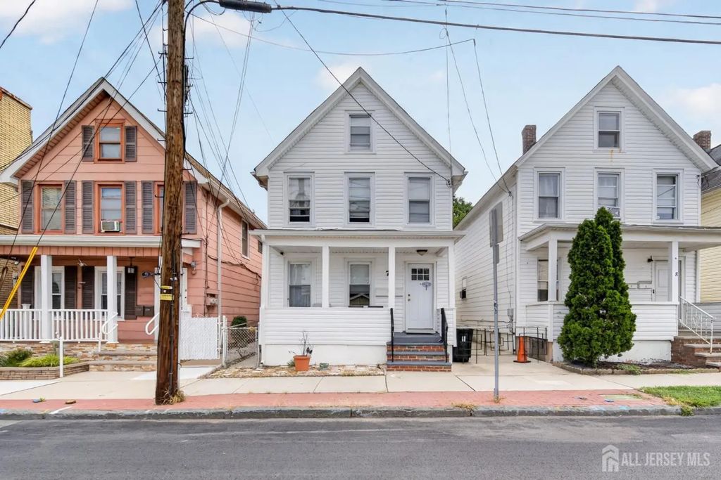 70 Pershing Avenue, Carteret