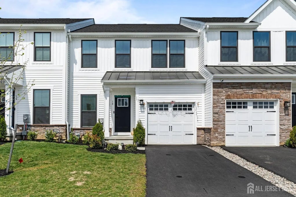 18 Rosemary Way, Mount Laurel