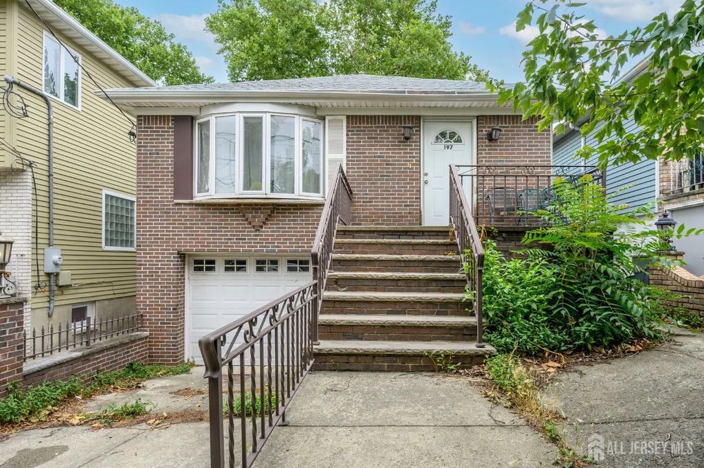 197 W 26th Street W, Bayonne