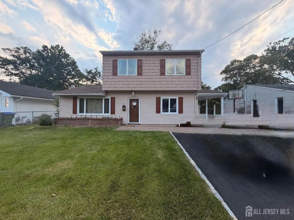 36 Cambridge Road, Edison