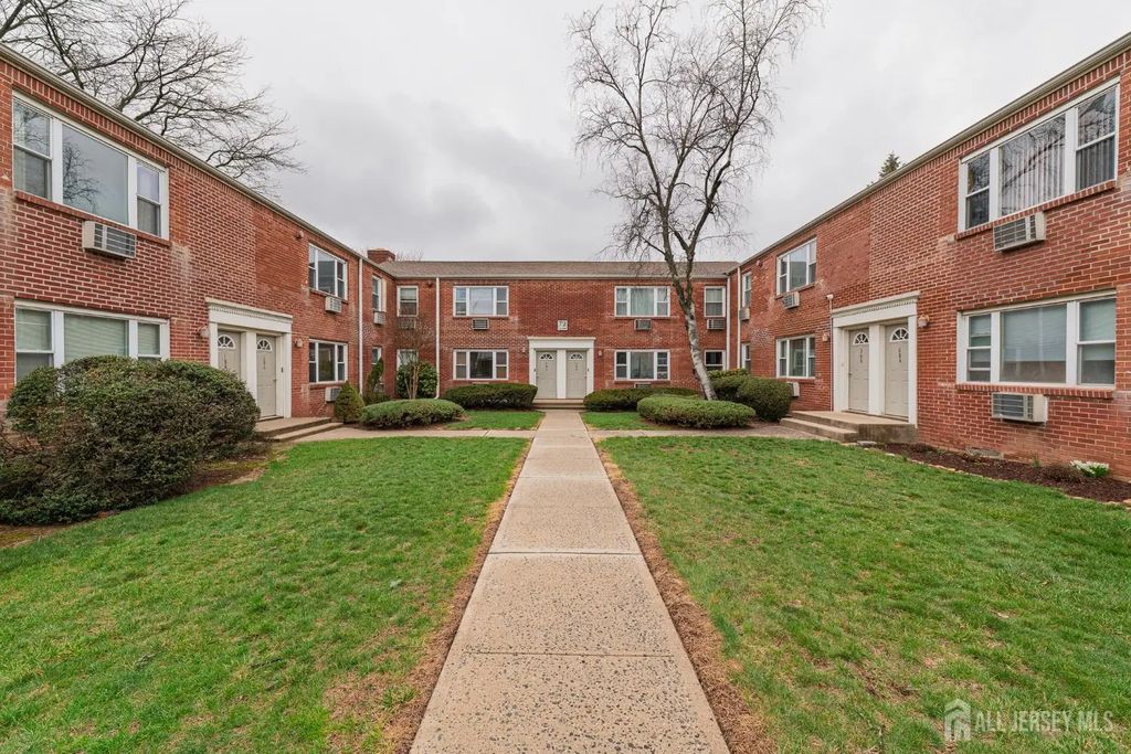 72 Fox Road, Edison
