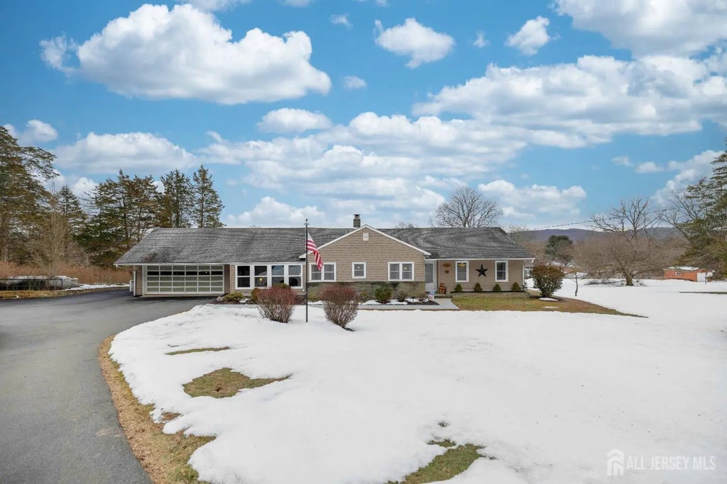 16 Dogwood Lane, Washington Twp