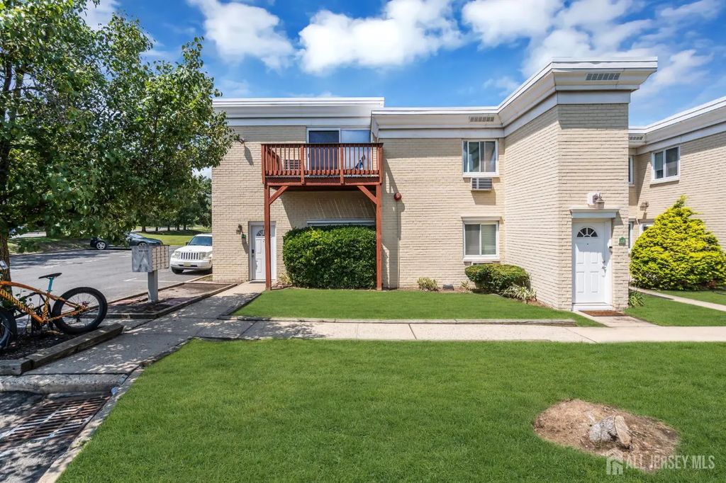 13 Lake Avenue, East Brunswick