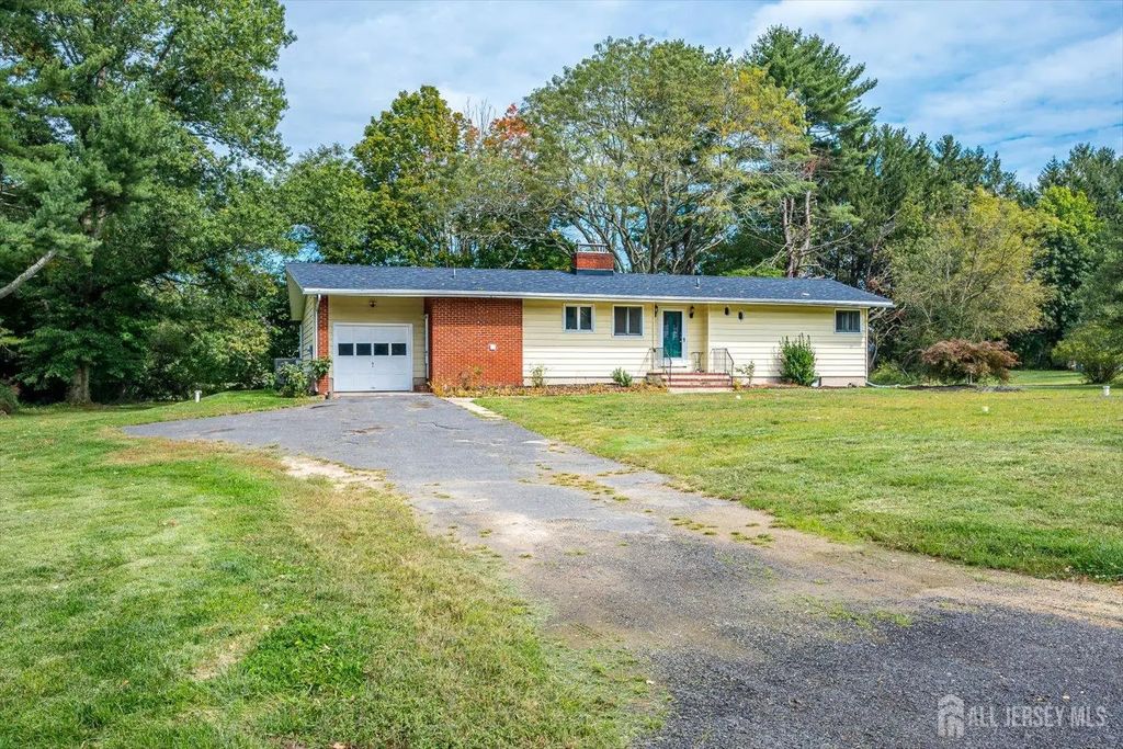 93 Conover Road, West Windsor