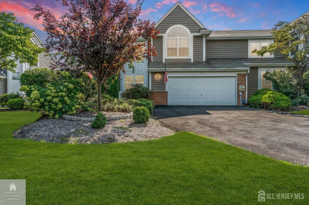 8 Pine Valley Lane, Monroe
