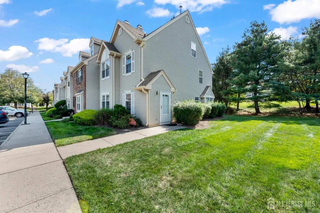 81 Maria Court, South Brunswick