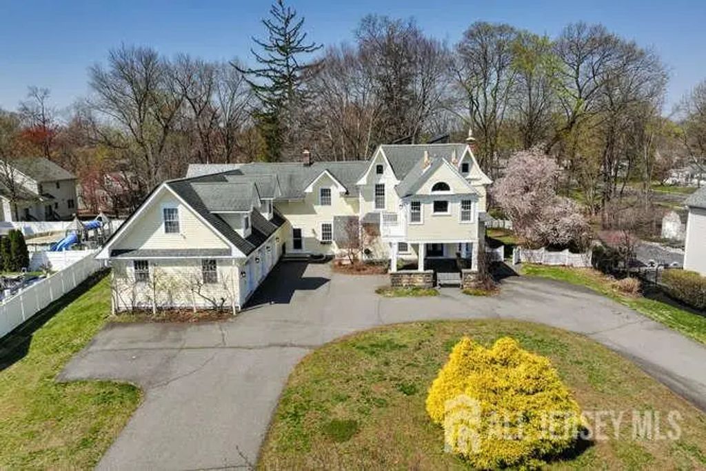 1812 E Bellew Place, South Plainfield