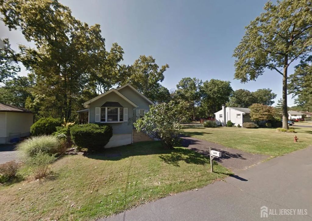 123 Dorothy Avenue, Edison