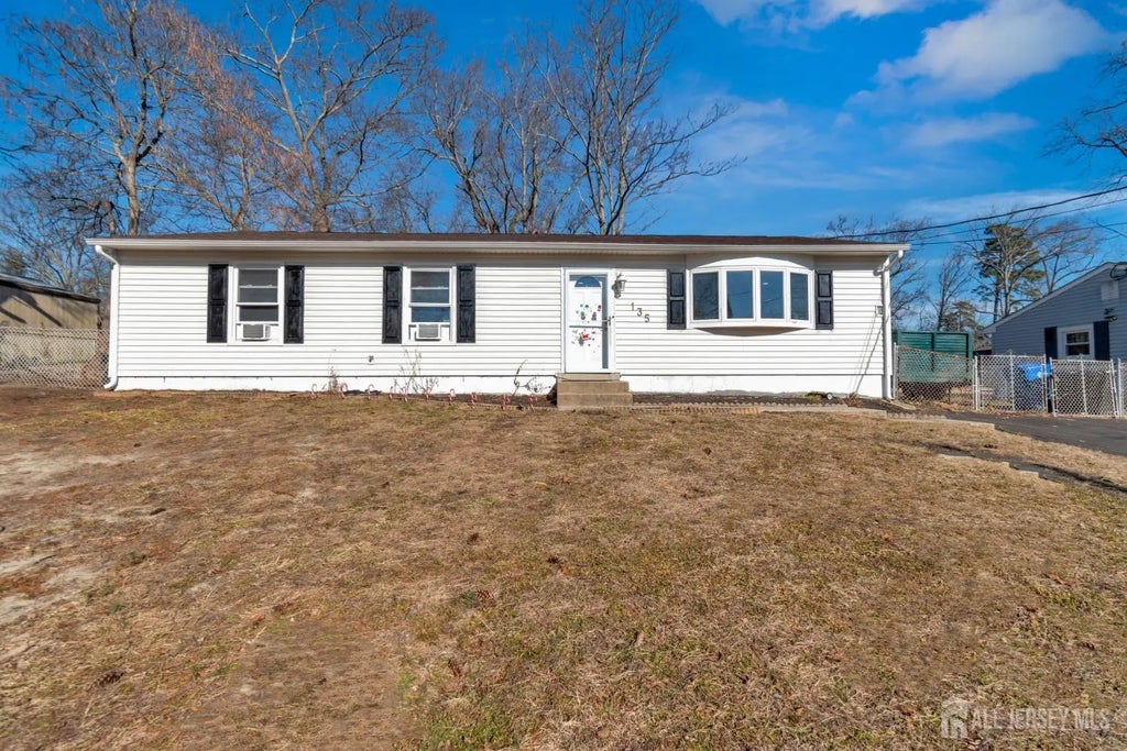 135 Hanover Boulevard, Pemberton Twp