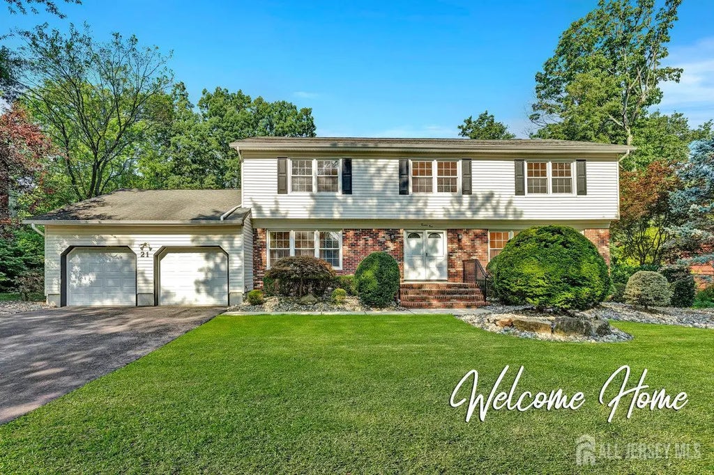 21 Briarwood Drive, Old Bridge