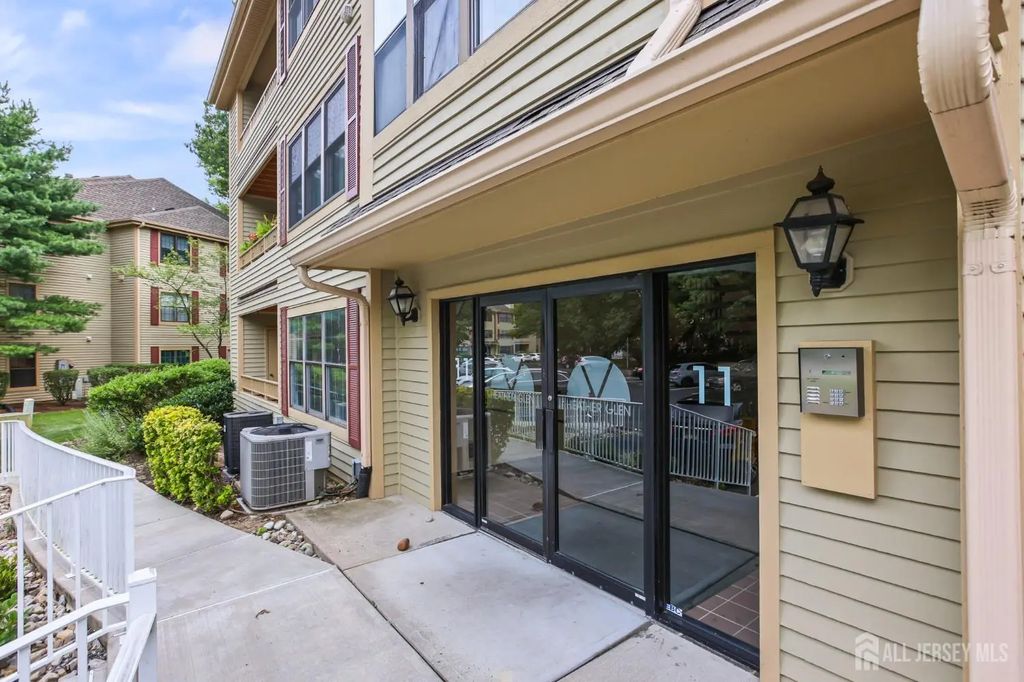 1108 Stoneridge Circle, Helmetta