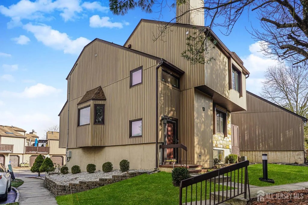 104 Diamond Lane, Old Bridge