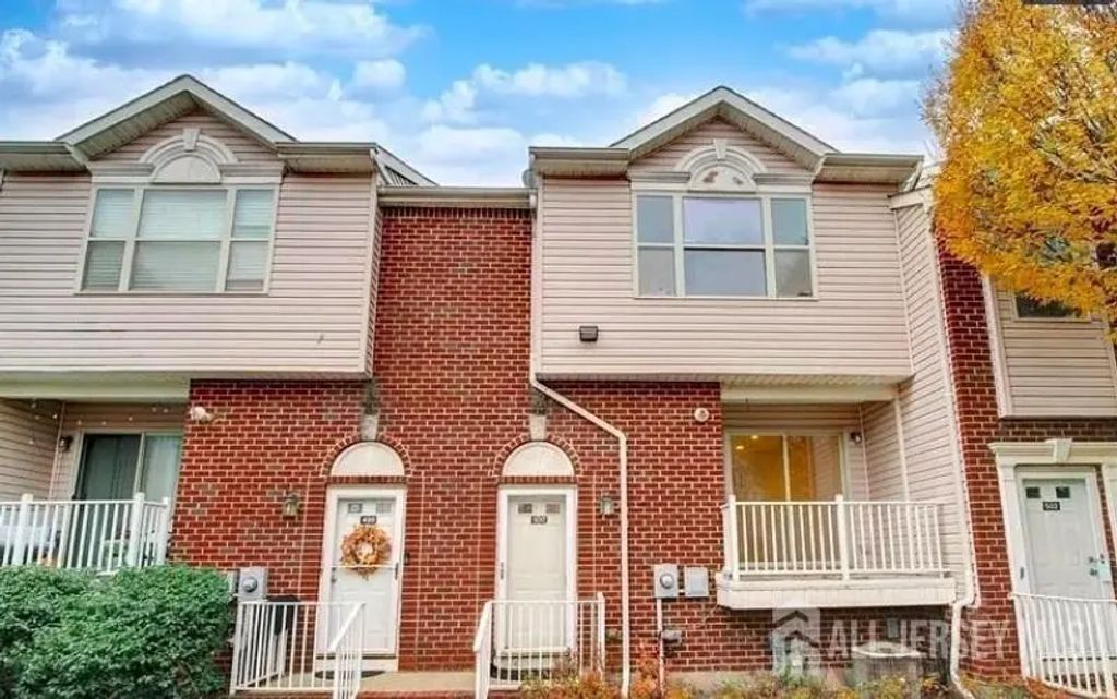 500 Great Beds Court, Perth Amboy