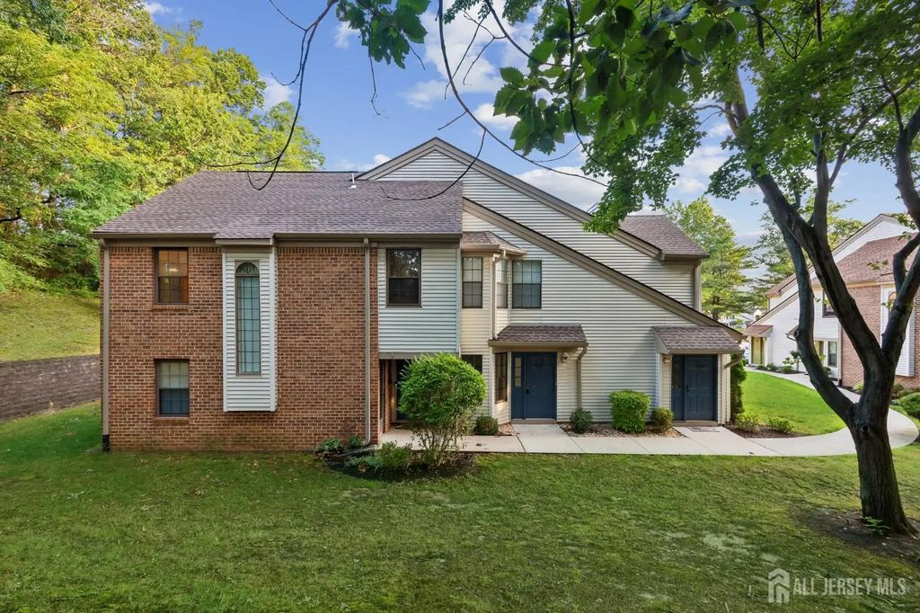 2104 Bayhead Drive, Sayreville