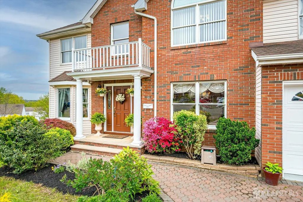 15 Alexander Court, South River