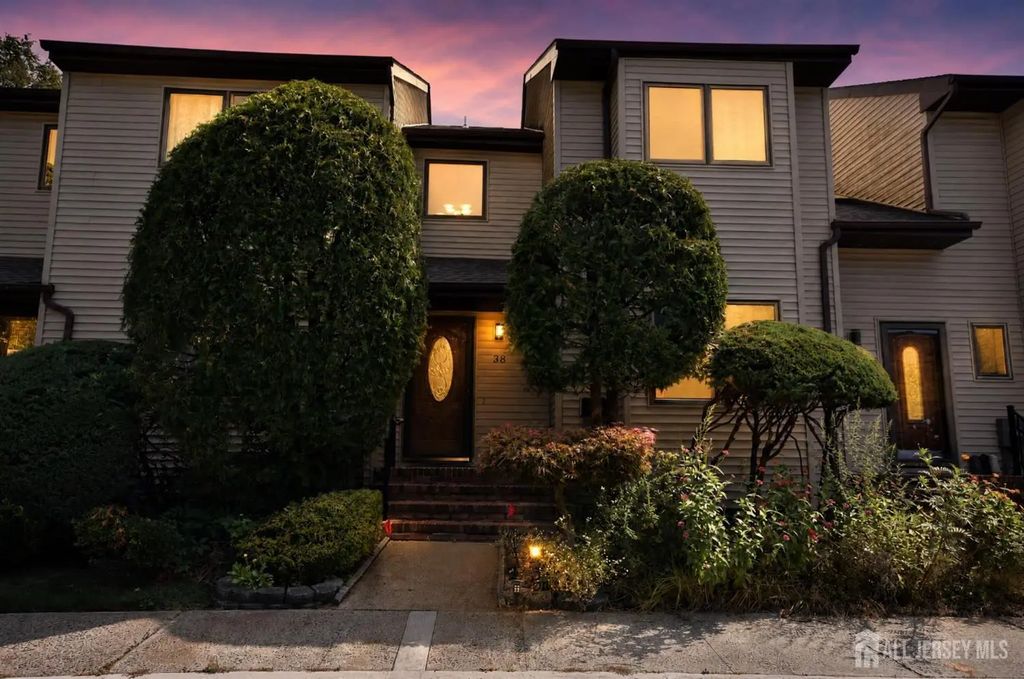38 Ventura Court, Old Bridge