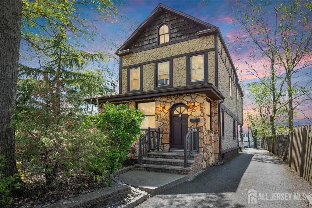 225 Freeman Street, Woodbridge Proper