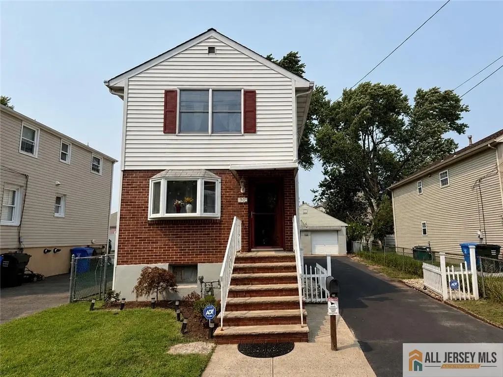 70 Spring Street, Woodbridge Proper