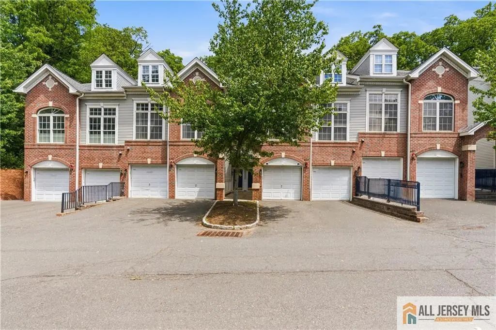 605 Donato Circle, Scotch Plains