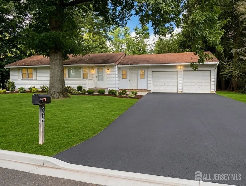 34 Lake Way, Piscataway