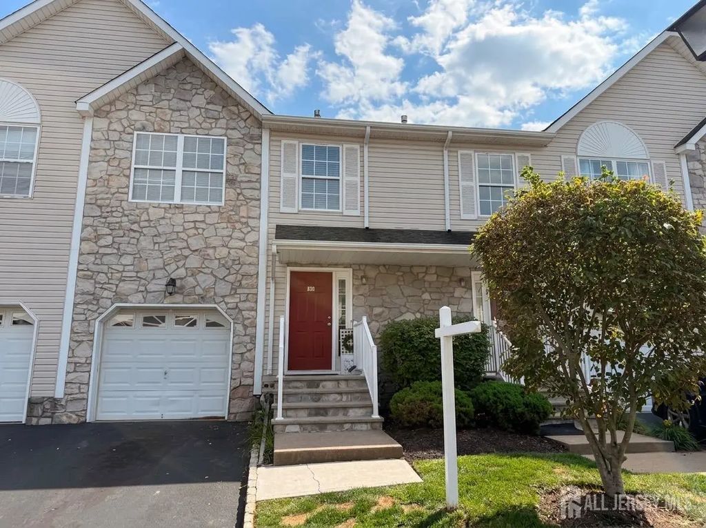 10 Dina Lane, Franklin