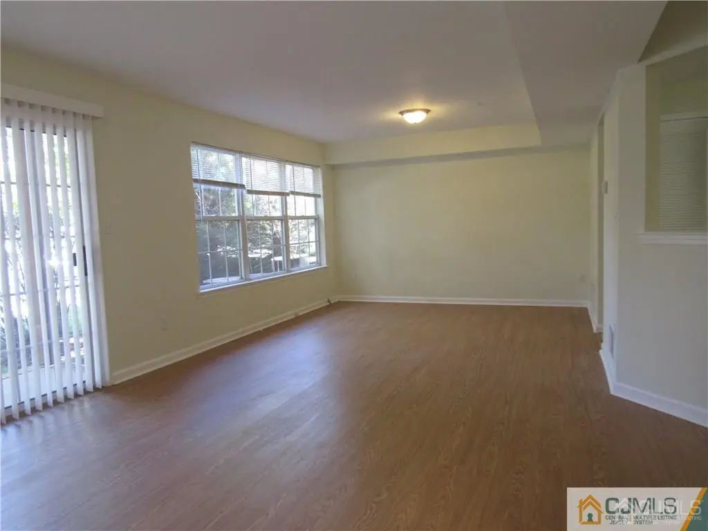 701 Stony Brook Way, North Brunswick