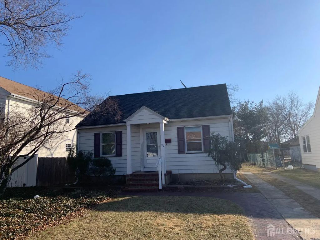 116 Giles Avenue, Middlesex