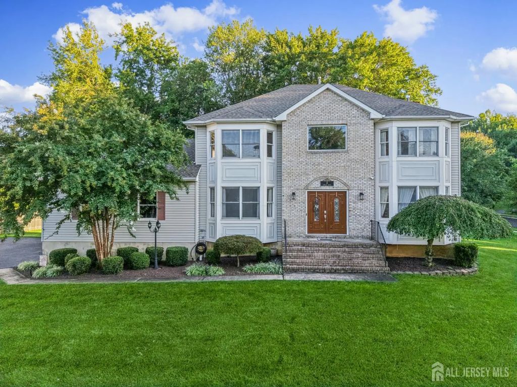 11 Camelot Drive, Monroe