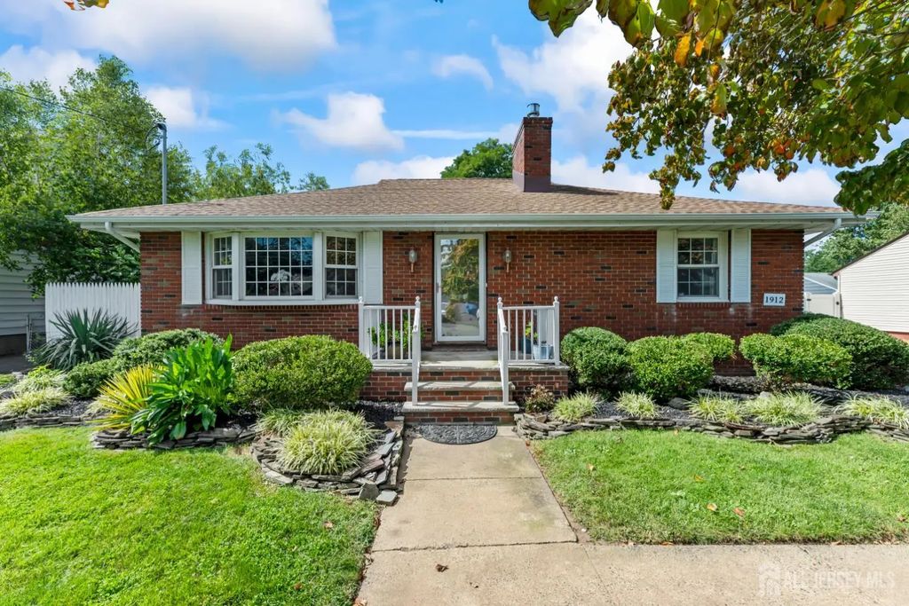 1912 Oxford Avenue, South Plainfield