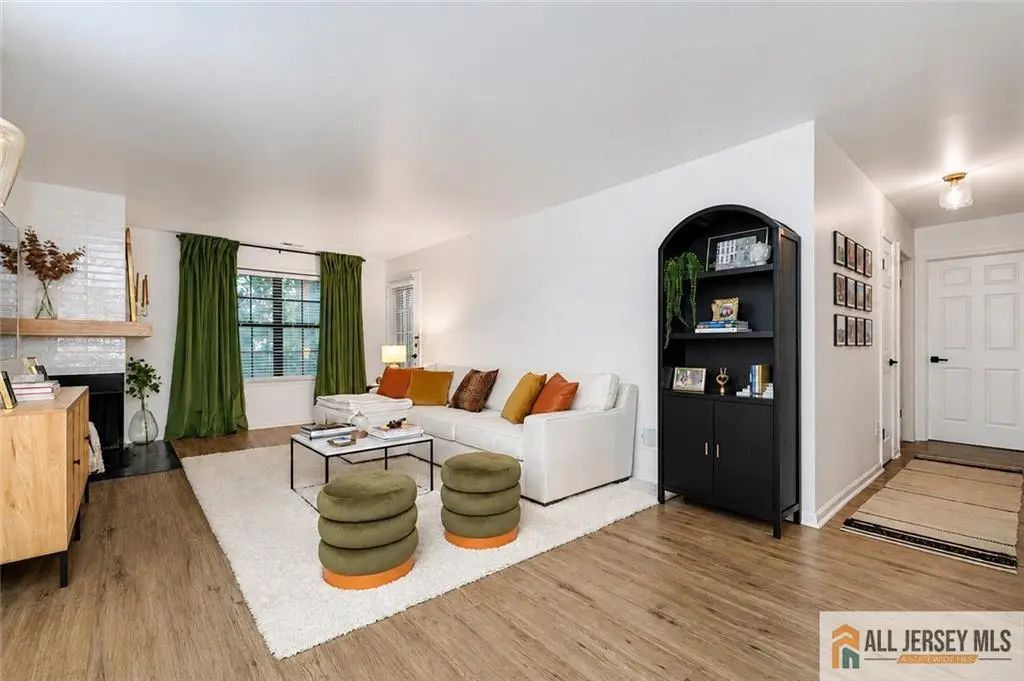503 Chester Court, Helmetta