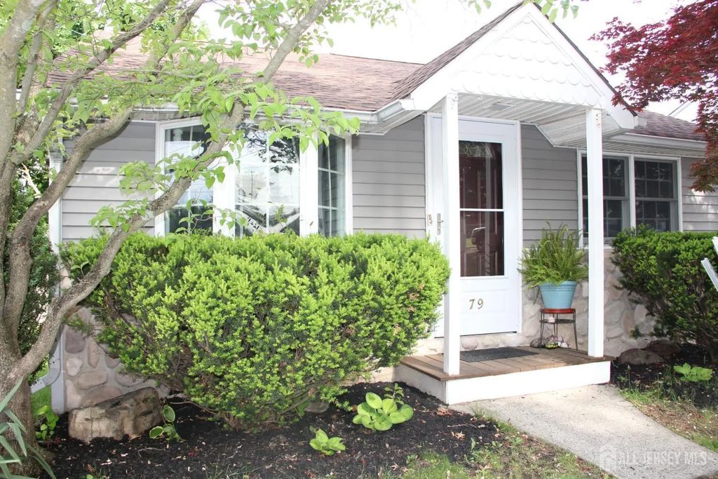 79 Lafayette Street, Milltown